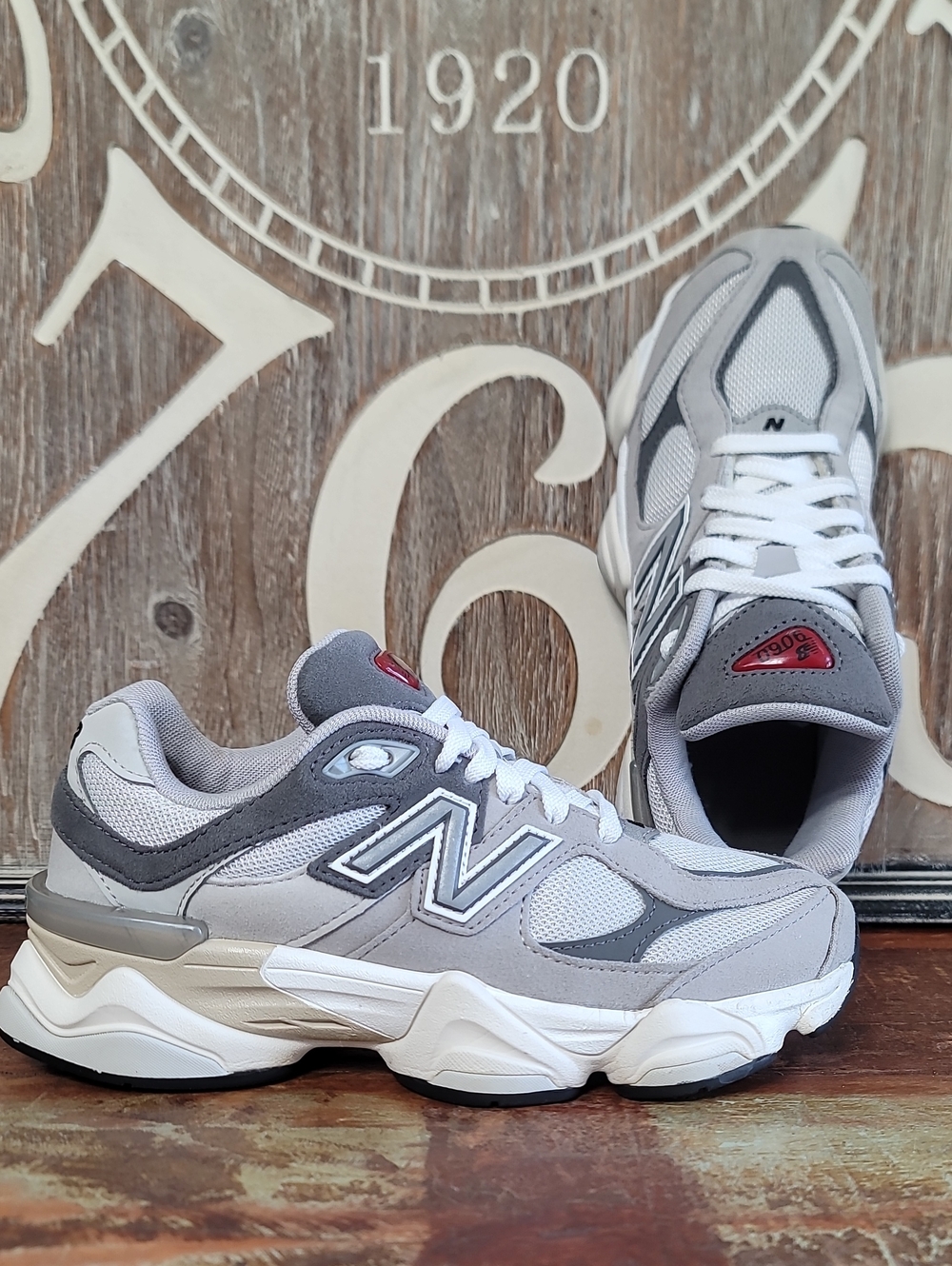 New Balance 9060 'Rain Cloud' Wmns 6 Good Condition. Fast Shipping